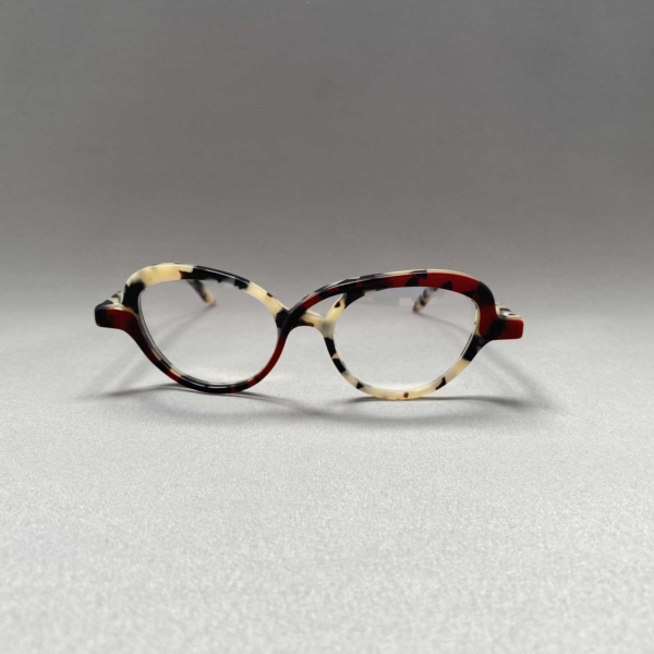 Pierre-Eyewear-Jovita-47-RTN05.TN18-Stephanie-danjou-cambrai-A.jpg