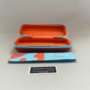 Etui range Lunettes Orange et bleu Clair Tête à Lunettes Opticien Stephanie Danjou Cambrai (2)