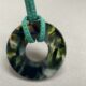 Anneau-Porte-Lunettes-Ecaille-Vert-Nathalie-Blanc-Opticien-Stephanie-Danjou-Cambrai