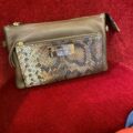 Sac en Cuir Façon Python Marron avec sa bandoulière et sa ceinture assortie