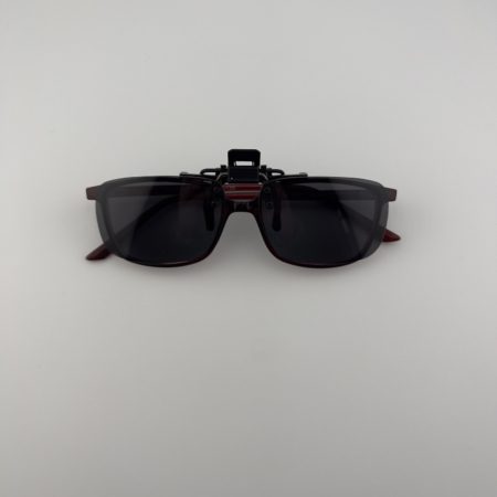 Clip Solaire Gris De la Marque B & S- Opticien Stéphanie Danjou Cambrai